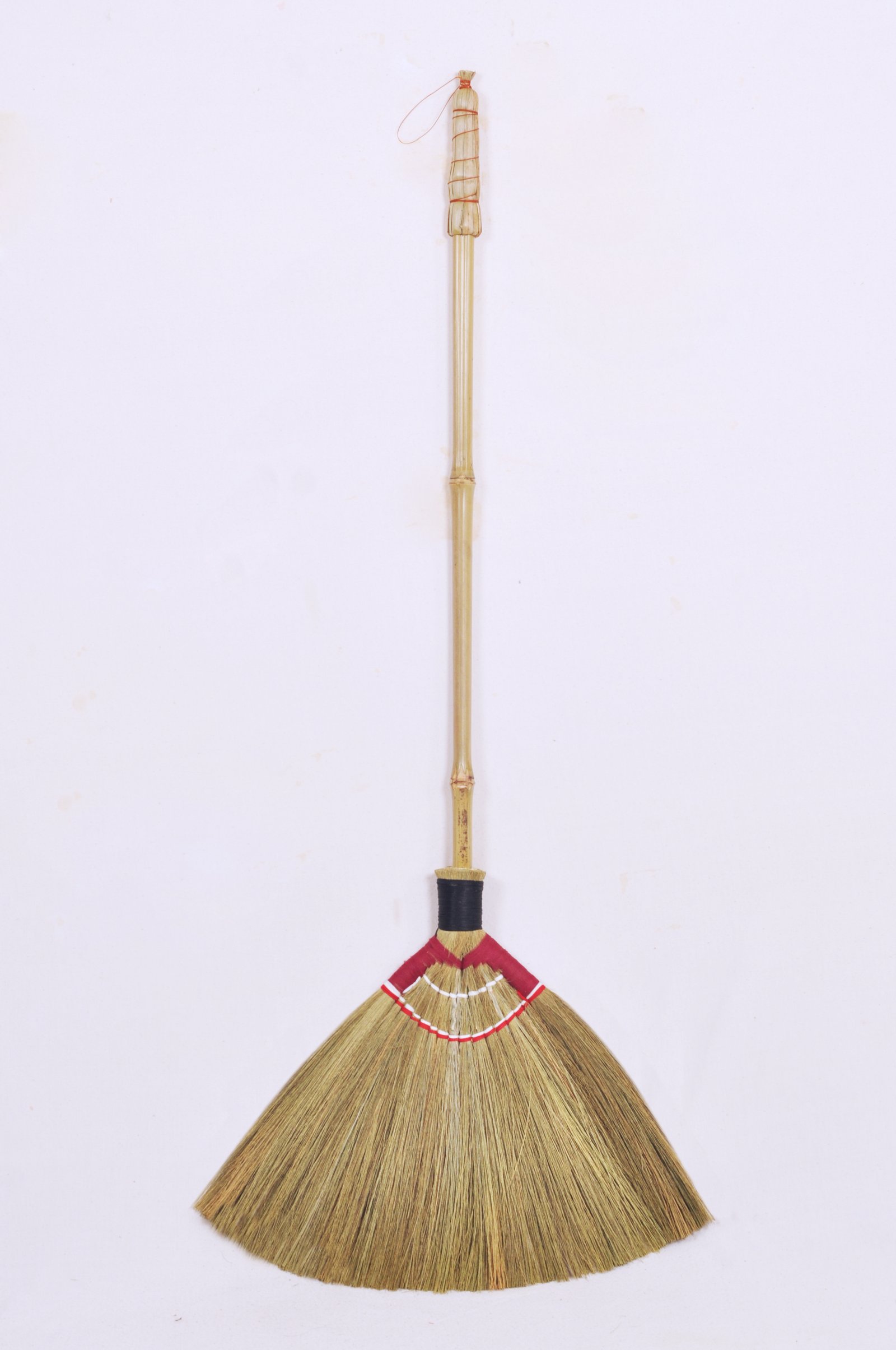 Sapu Gelagah model Gubeg
